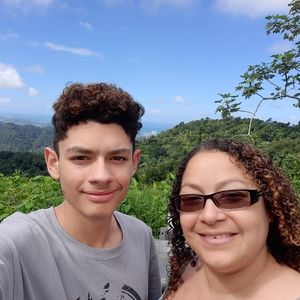 Meet your Posher, Elis